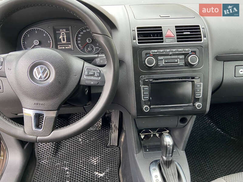 Минивэн Volkswagen Touran 2011 в Каменке-Бугской