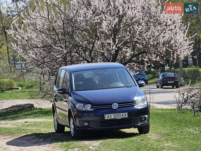 Мінівен Volkswagen Touran 2010 в Києві фото 11 Мінівен Volkswagen Touran 2010 в Києві