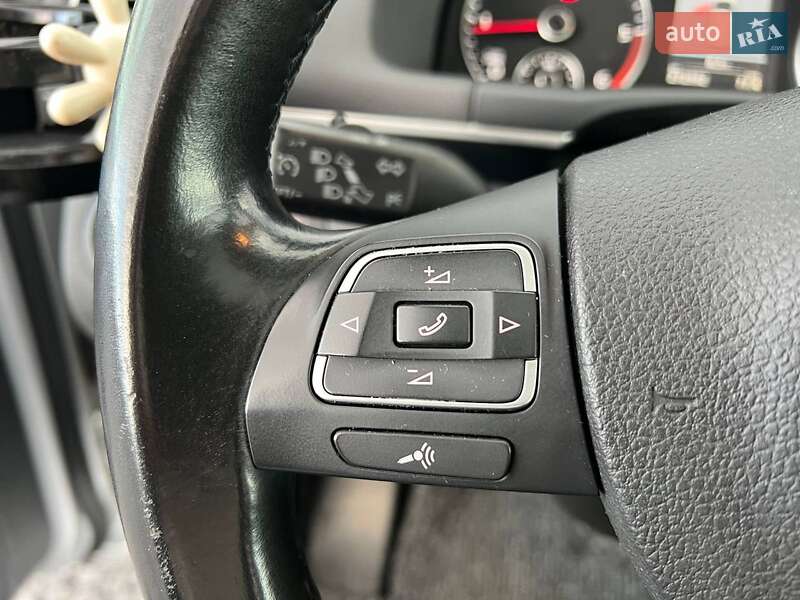 Мінівен Volkswagen Touran 2012 в Львові