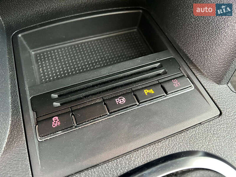 Мінівен Volkswagen Touran 2012 в Львові