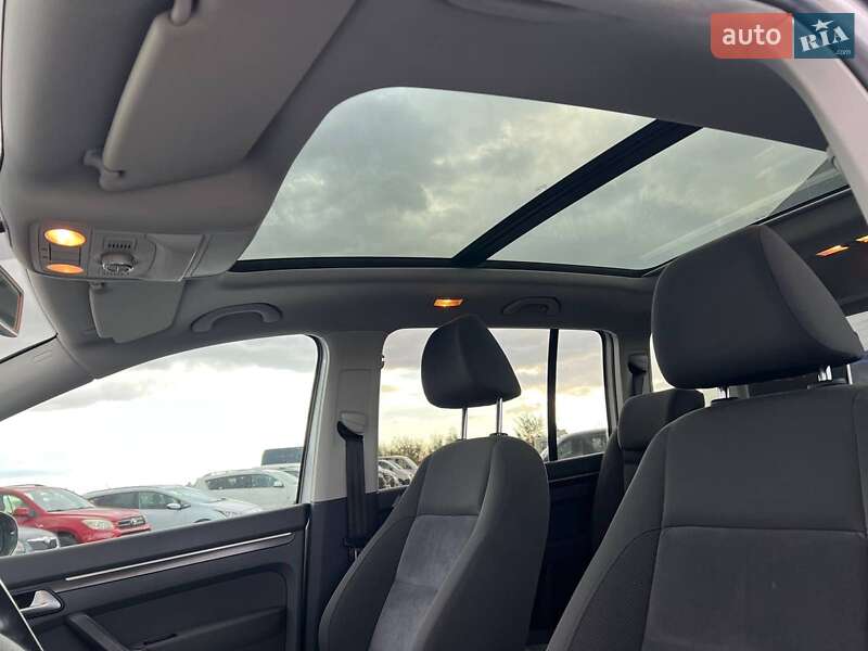 Мінівен Volkswagen Touran 2012 в Львові