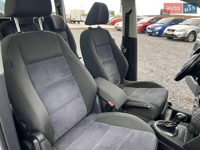 Мінівен Volkswagen Touran 2012 в Львові