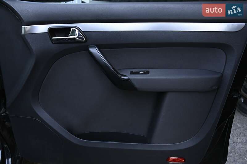 Минивэн Volkswagen Touran 2004 в Бердичеве фото 27 Минивэн Volkswagen Touran 2004 в Бердичеве