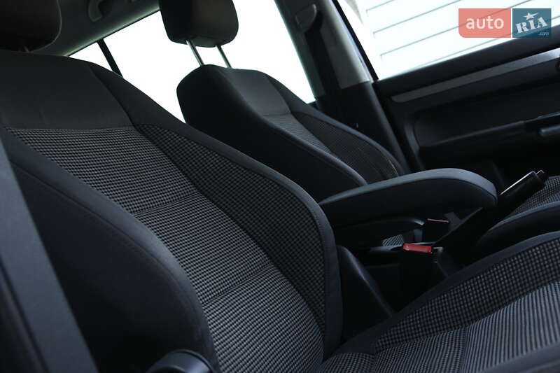 Минивэн Volkswagen Touran 2004 в Бердичеве фото 29 Минивэн Volkswagen Touran 2004 в Бердичеве