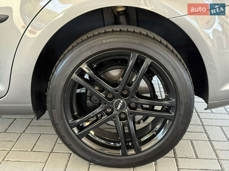 Минивэн Volkswagen Touran 2011 в Житомире