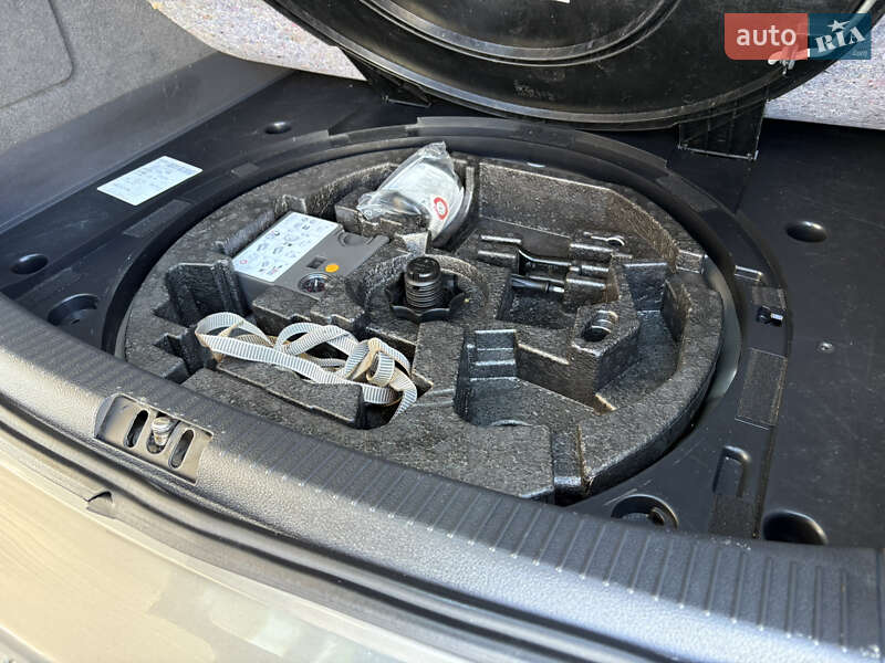 Минивэн Volkswagen Touran 2011 в Житомире