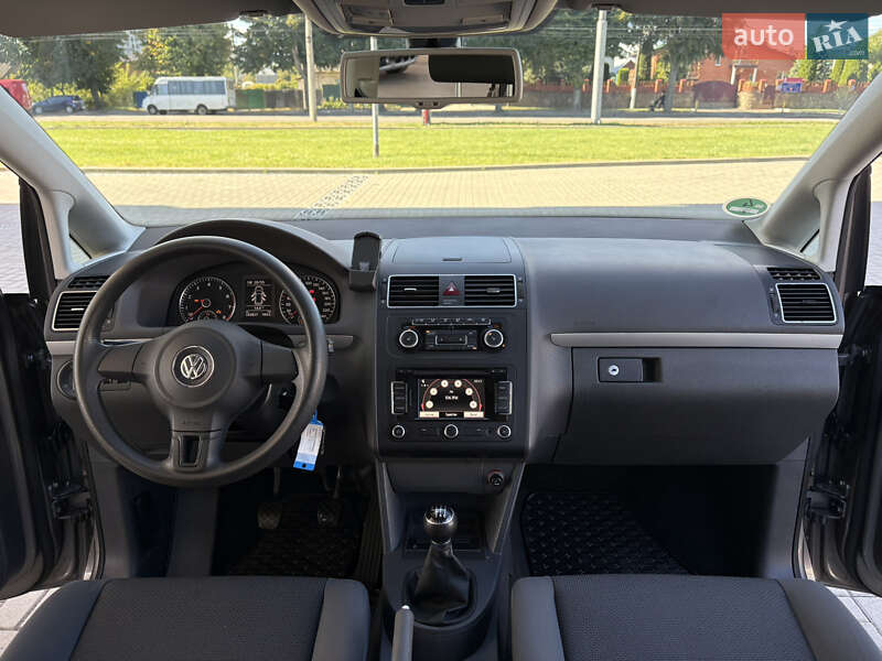 Минивэн Volkswagen Touran 2011 в Житомире