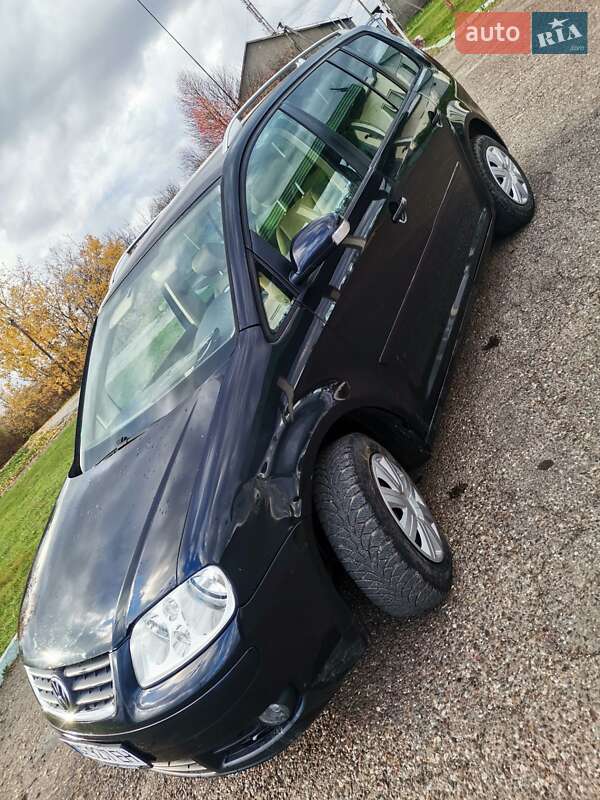 Минивэн Volkswagen Touran 2003 в Черновцах