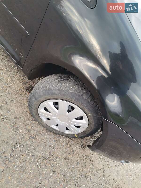 Минивэн Volkswagen Touran 2003 в Черновцах