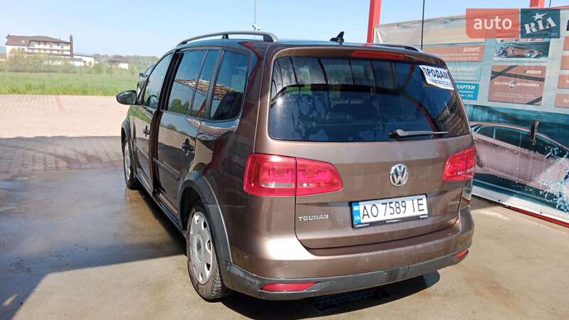 Мінівен Volkswagen Touran 2012 в Тячеві