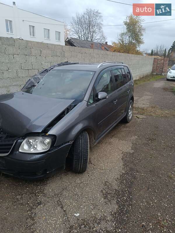 Минивэн Volkswagen Touran 2006 в Самборе