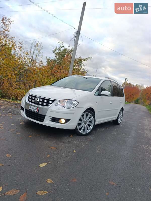 Минивэн Volkswagen Touran 2009 в Луцке