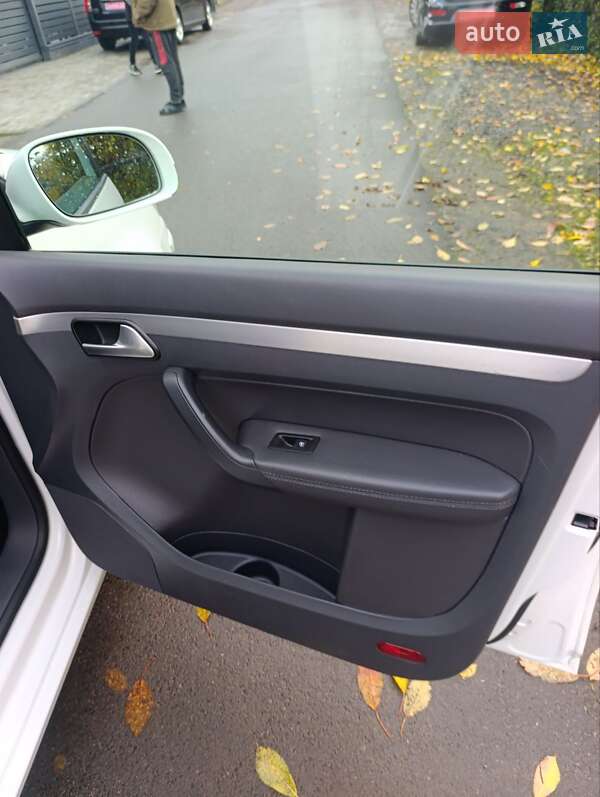 Минивэн Volkswagen Touran 2009 в Луцке