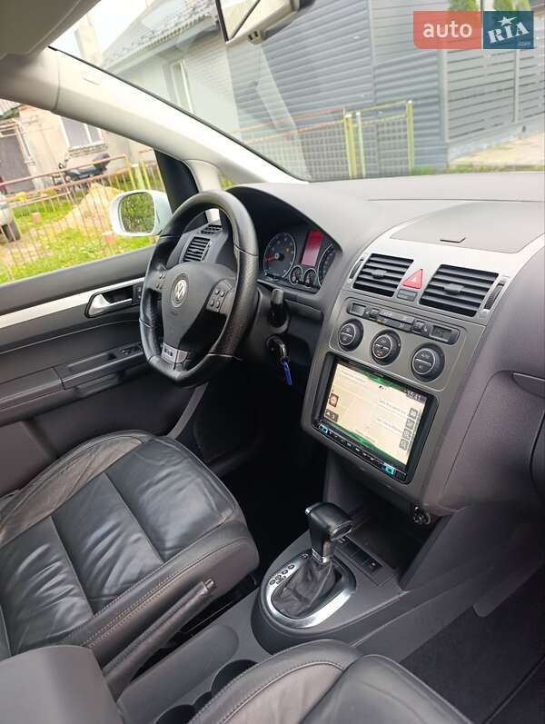 Минивэн Volkswagen Touran 2009 в Луцке