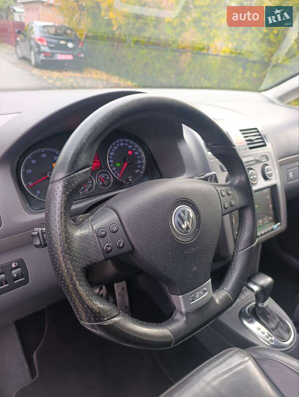 Минивэн Volkswagen Touran 2009 в Луцке