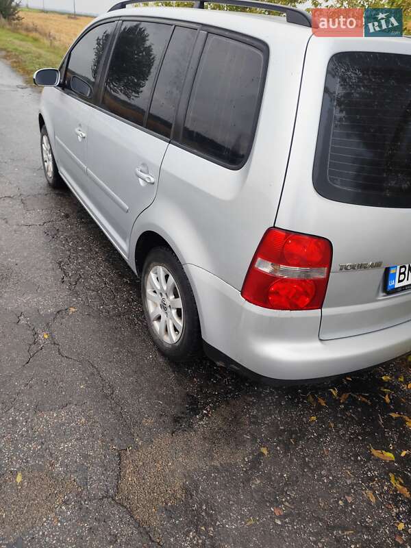 Минивэн Volkswagen Touran 2003 в Ахтырке