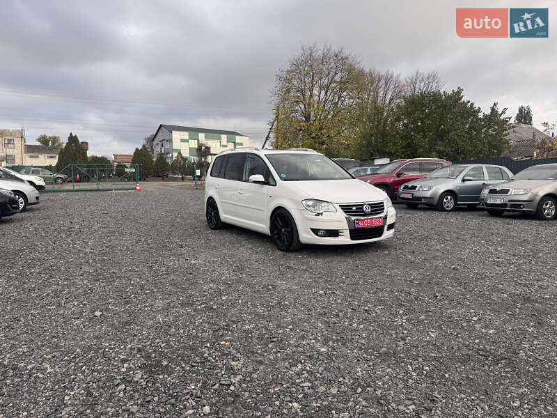 Минивэн Volkswagen Touran 2009 в Звенигородке