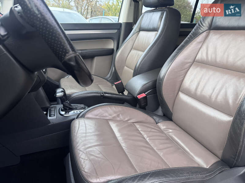 Минивэн Volkswagen Touran 2009 в Звенигородке