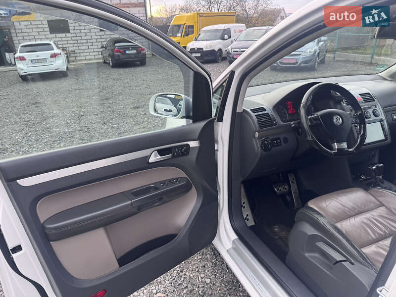 Минивэн Volkswagen Touran 2009 в Звенигородке