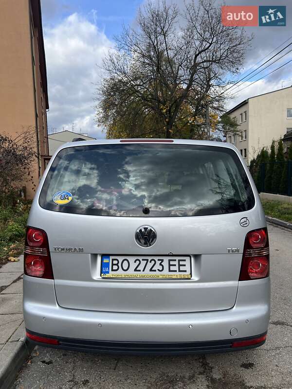 Мінівен Volkswagen Touran 2006 в Тернополі