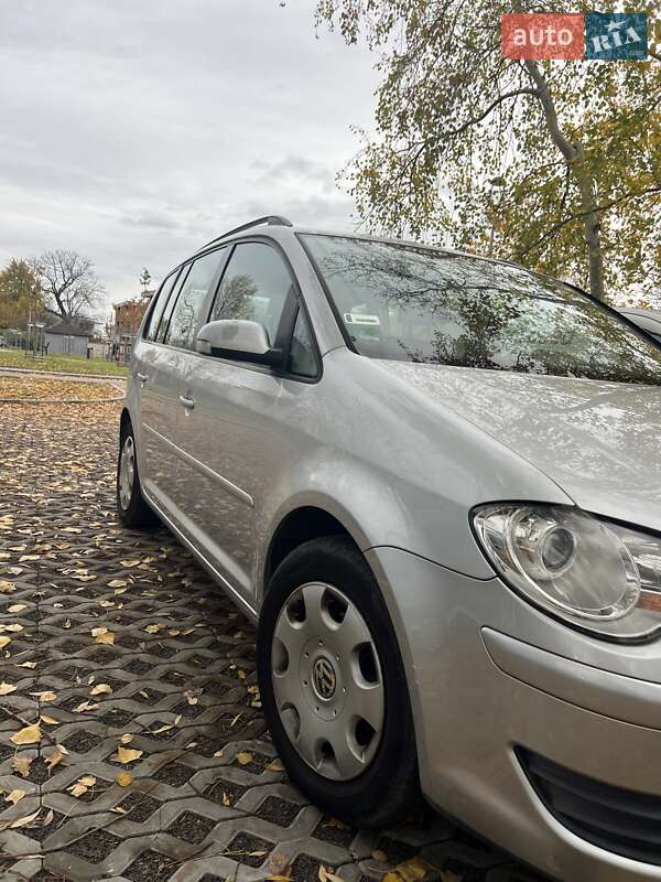 Мінівен Volkswagen Touran 2006 в Тернополі