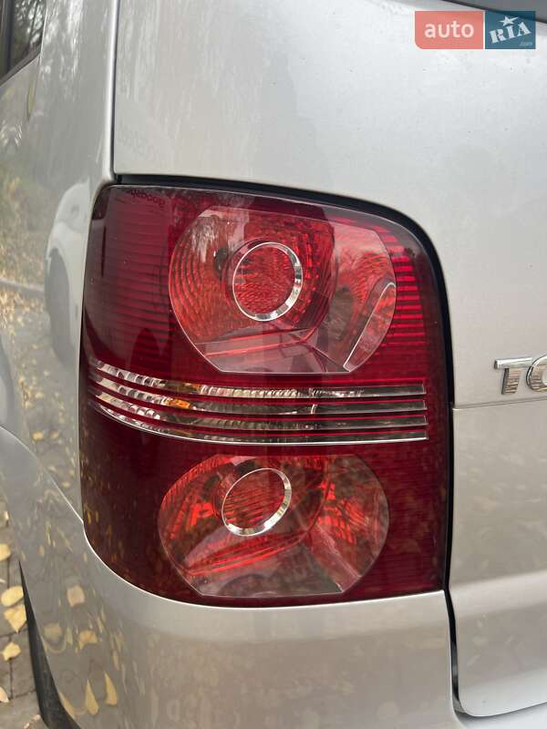 Мінівен Volkswagen Touran 2006 в Тернополі