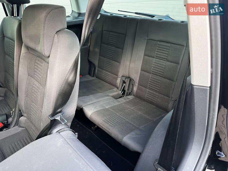 Минивэн Volkswagen Touran 2007 в Киеве