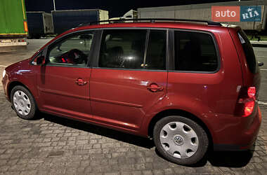 Минивэн Volkswagen Touran 2007 в Березанке