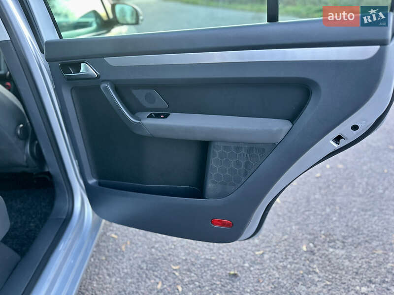 Минивэн Volkswagen Touran 2007 в Дубно фото 33 Минивэн Volkswagen Touran 2007 в Дубно