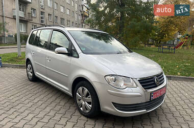 Минивэн Volkswagen Touran 2008 в Харькове Минивэн Volkswagen Touran 2008 в Харькове