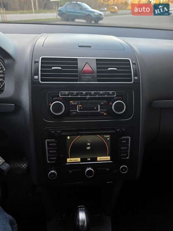 Мінівен Volkswagen Touran 2011 в Хмельницькому
