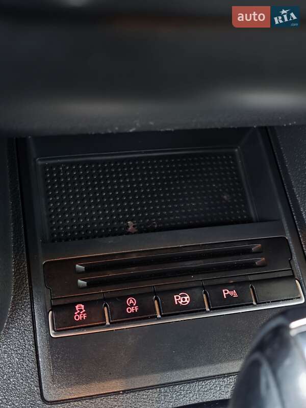 Мінівен Volkswagen Touran 2011 в Хмельницькому