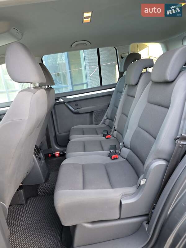 Мінівен Volkswagen Touran 2011 в Хмельницькому