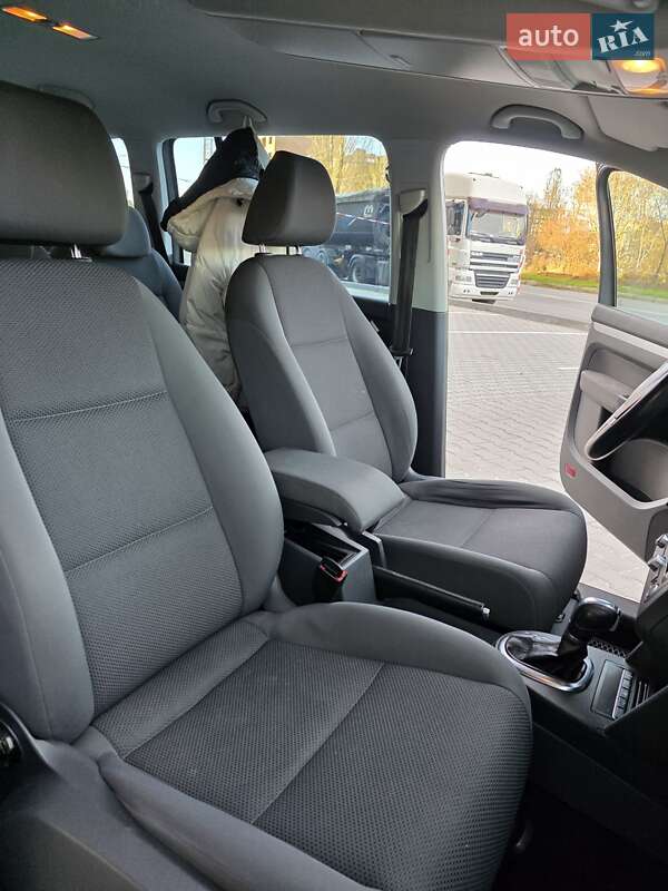 Мінівен Volkswagen Touran 2011 в Хмельницькому