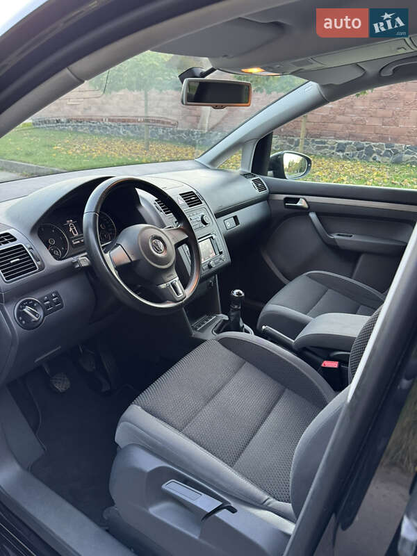 Минивэн Volkswagen Touran 2012 в Ровно