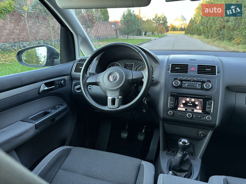 Минивэн Volkswagen Touran 2012 в Ровно