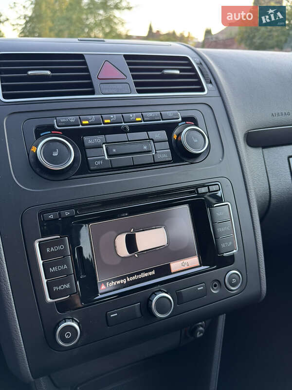 Минивэн Volkswagen Touran 2012 в Ровно