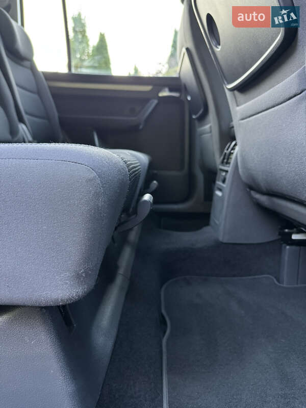 Минивэн Volkswagen Touran 2012 в Ровно