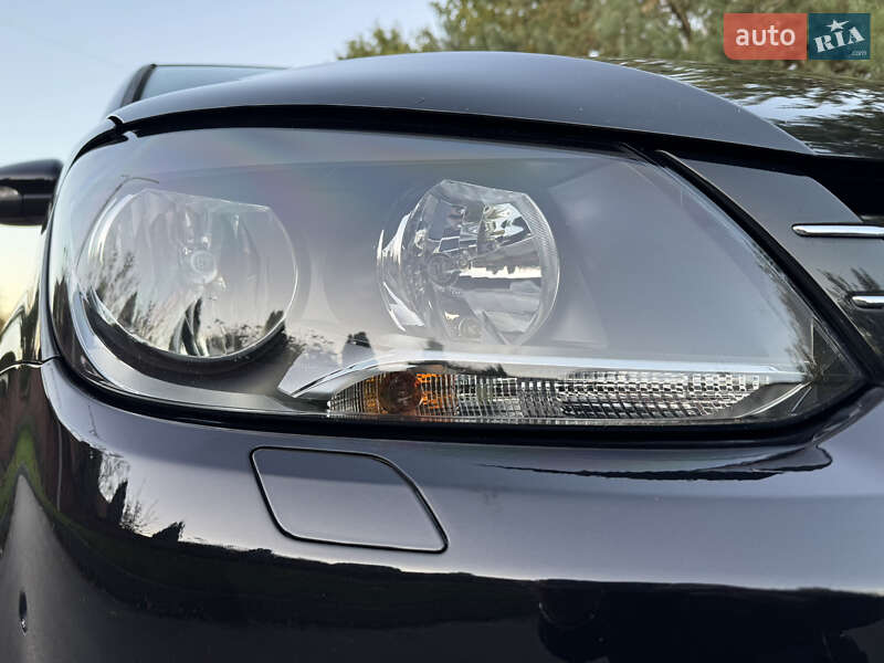 Минивэн Volkswagen Touran 2012 в Ровно