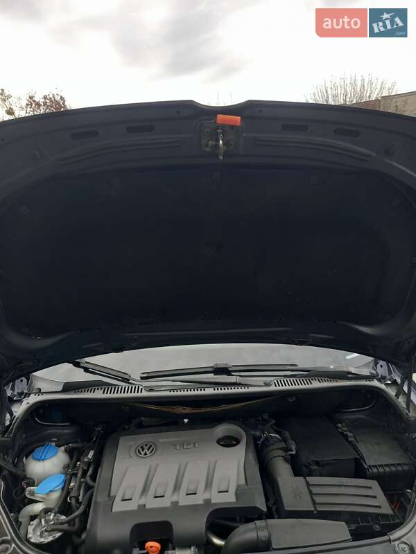 Мінівен Volkswagen Touran 2012 в Луцьку