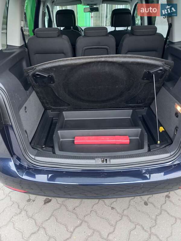 Мінівен Volkswagen Touran 2012 в Луцьку