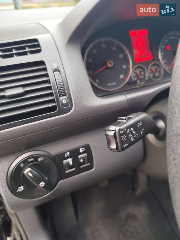 Минивэн Volkswagen Touran 2008 в Белой Церкви