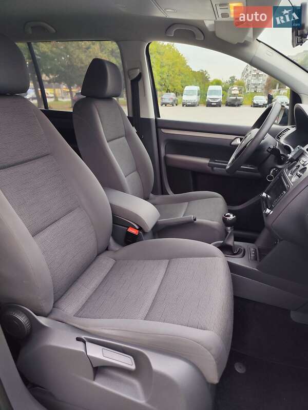 Минивэн Volkswagen Touran 2008 в Белой Церкви