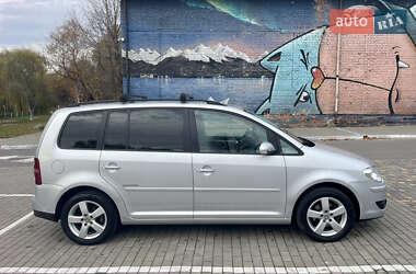 Минивэн Volkswagen Touran 2008 в Луцке