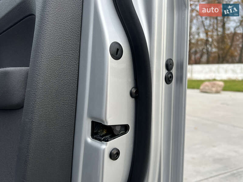 Мінівен Volkswagen Touran 2014 в Луцьку фото 116 Мінівен Volkswagen Touran 2014 в Луцьку