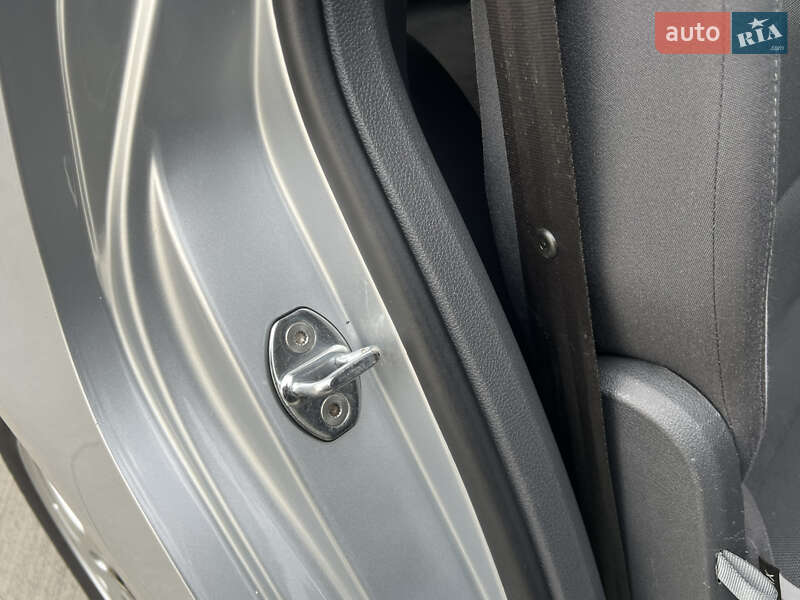 Мінівен Volkswagen Touran 2014 в Луцьку фото 123 Мінівен Volkswagen Touran 2014 в Луцьку