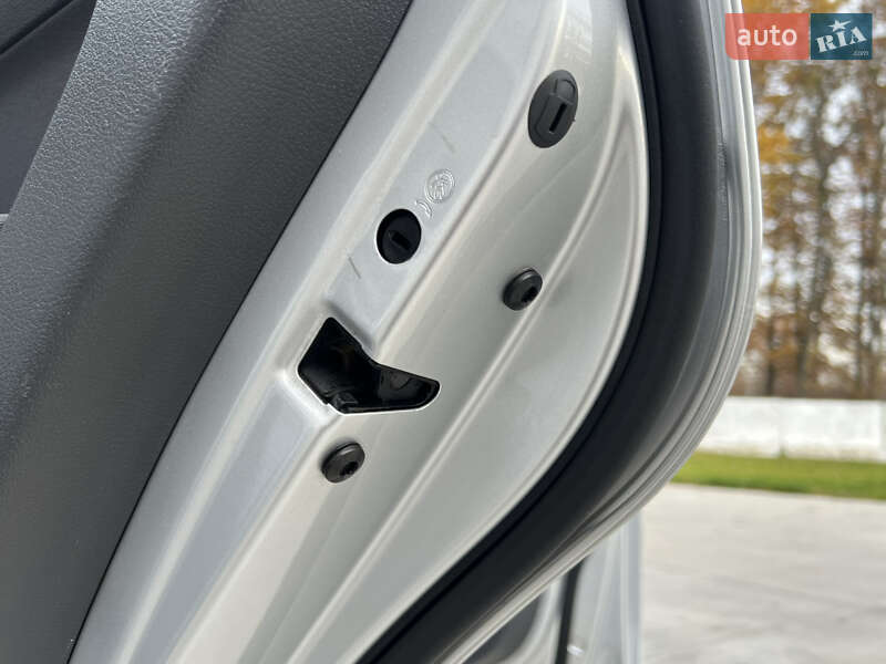 Мінівен Volkswagen Touran 2014 в Луцьку фото 126 Мінівен Volkswagen Touran 2014 в Луцьку