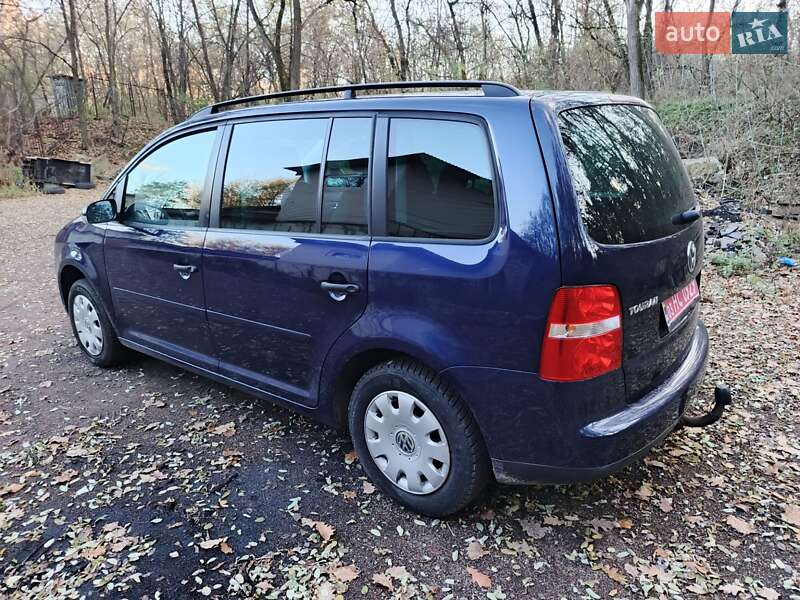 Мінівен Volkswagen Touran 2006 в Чернігові