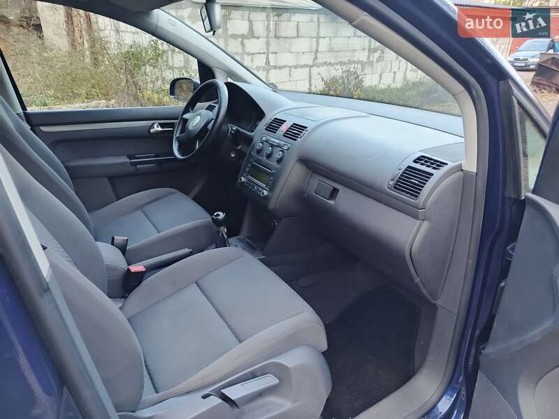 Мінівен Volkswagen Touran 2006 в Чернігові