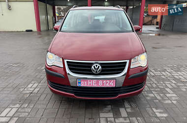 Минивэн Volkswagen Touran 2008 в Дубно